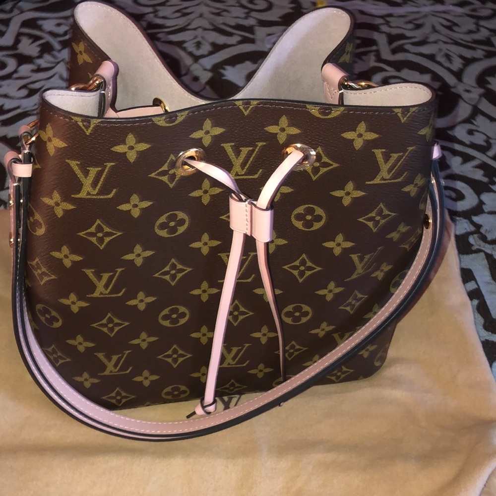 Louis Vuitton Neo Noe (in rose poudre)⭐️SOLD⭐️ - Picture 1 of 8